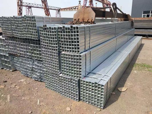 ホットローリング 黒方形パイプ 鉄の長方形管 溶接された電熱鋼管 角鋼管 波紋板の生産
