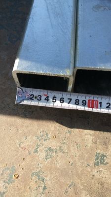 1.5x1.5 インチ 方形 正方形 空い鉄管 溶接 黒色 鋳造 方形 パイプ 小道具 製造 プロセス