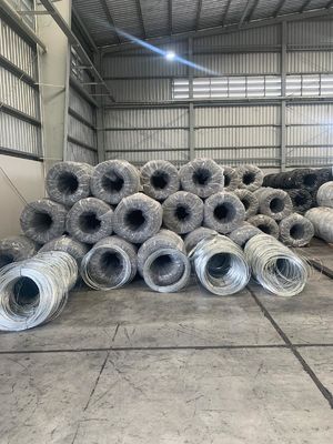 45x45x3mmレーザー切断 磨き EN ASTM JIS DIN GB A36 Q195 Lセクション 建築用アングル鋼