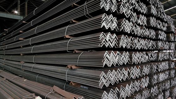 40x5mm 6m 12m ASTM A36 Q235 GB 20x4mm ホットロール鋼アングルバー Q235/Q345/SS400/ST37-2/ST52のS235JR/S275JR/S355JR