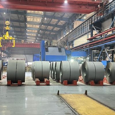 建設材料 CRC 冷式ローリング鉄コイル 0.7mm 厚さ 1000mm 幅 調整可能な幅 ± 1% 材料の許容度