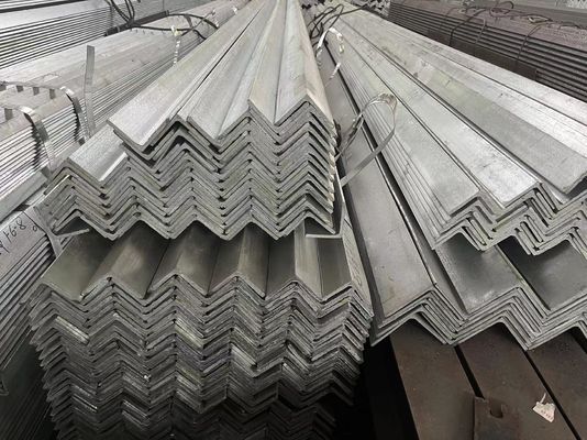 40x5mm 6m 12m ASTM A36 Q235 GB 20x4mm 天使鋼棒のための熱巻き鋼アングルバー