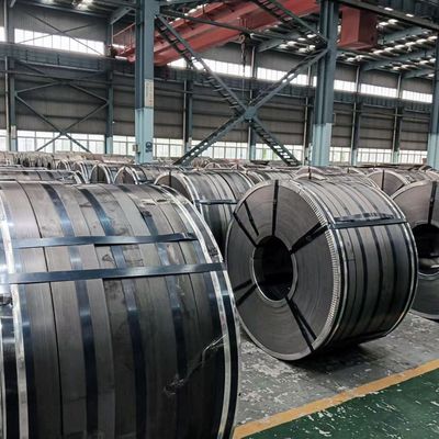 HRC ホットロールコイル 600mm-1500mm 幅 ASTM A36 MS 炭素鋼コイル ± 1% 許容量とパンチングサービス