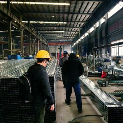 非合金型熱巻きホールカーボンパイプ 40x40mm 70x70mm 工業性強度Z30 Z60コーティング付き,電熱管