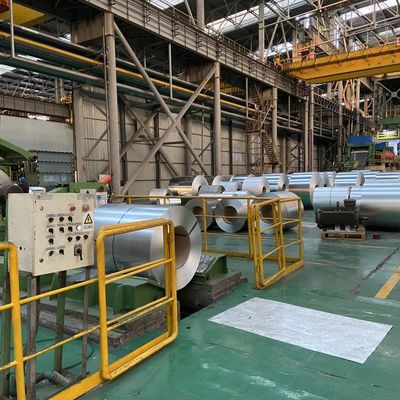 標準Z40 1250mmと1500mm ホットローリングガルバनाइズド鋼コイル 脱コイルサービスを含む競争力