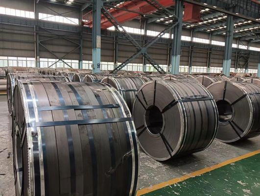 1mm-200mm 厚さ ASTMAISI 1005-1015 Q235 ホットロール 炭酸鋼板 チェックプレート コイル ストライプ HRC 600-1500mm 幅