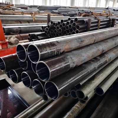 ASTM a333 Gr.6 API 5l Gr.x52 3インチ 4インチ ブラックカーボン鉄のシームレスパイプ